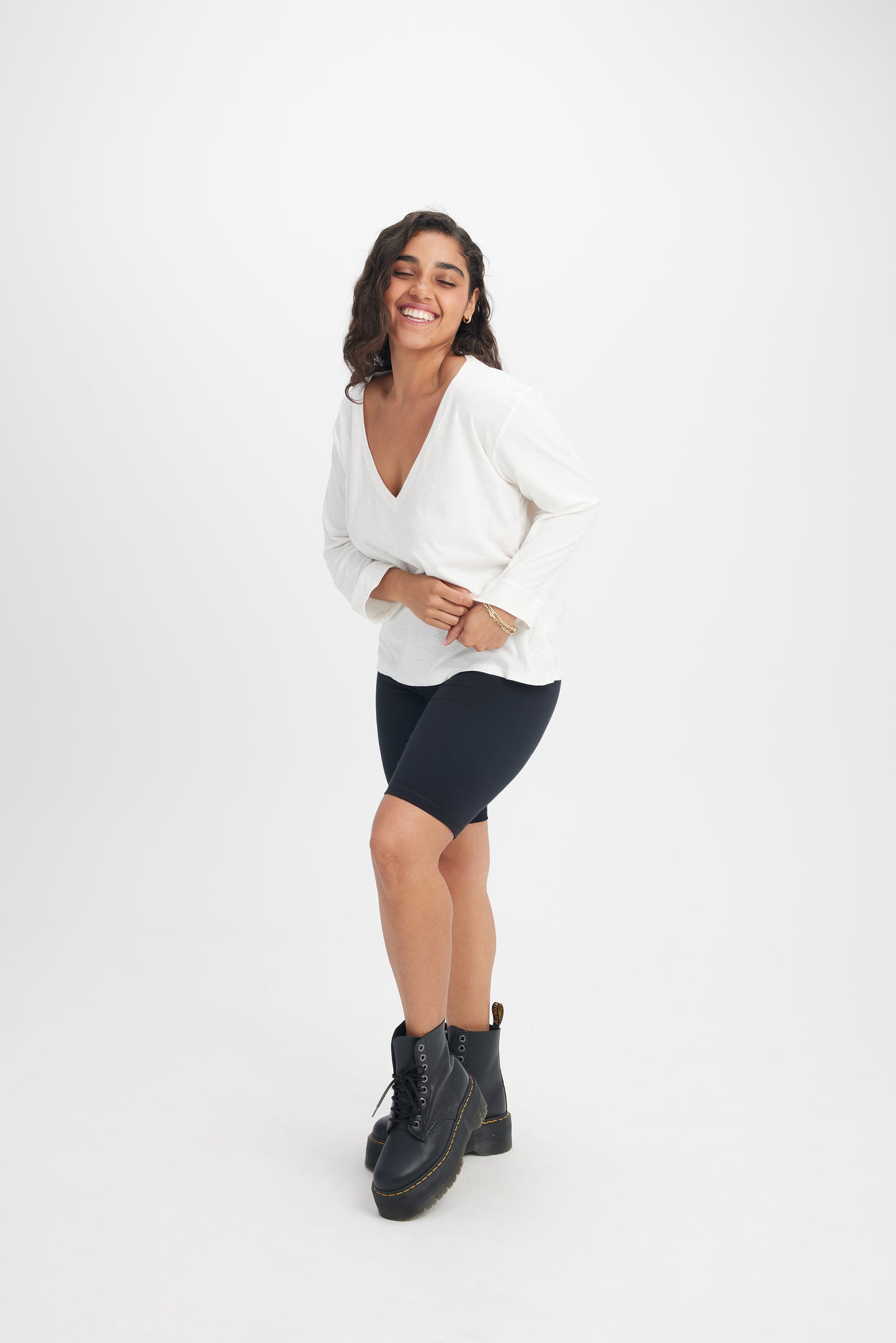 W&O Long Sleeve V Neck
